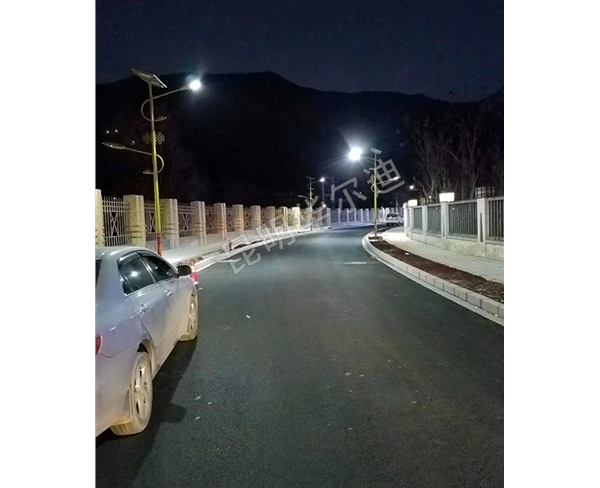 美麗鄉村太陽(yáng)能路燈