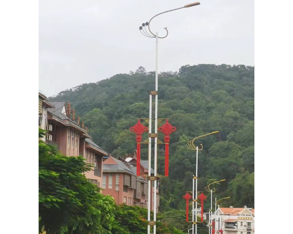 民族特色太陽(yáng)能路燈