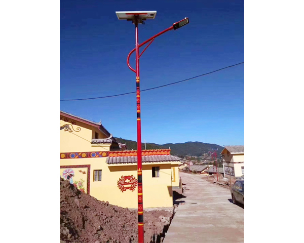 民族特色太陽(yáng)能路燈